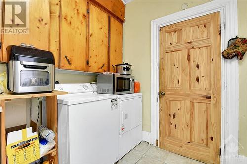 154-156 Beckwith Street N, Smiths Falls, ON - Indoor Photo Showing Laundry Room