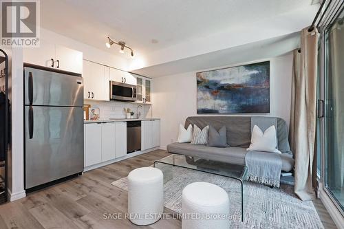 633 - 600 Fleet Street, Toronto (Niagara), ON - Indoor Photo Showing Kitchen With Stainless Steel Kitchen