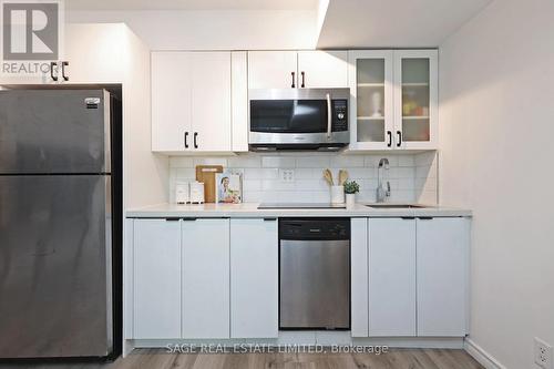 633 - 600 Fleet Street, Toronto (Niagara), ON - Indoor Photo Showing Kitchen With Stainless Steel Kitchen