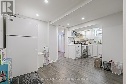 34 Merryfield Drive, Toronto, ON - Indoor Photo Showing Kitchen