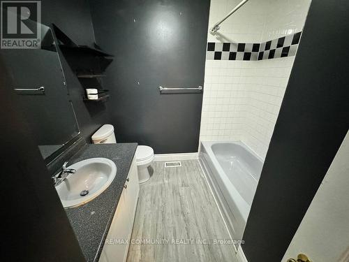 14 Blacksmith Lane, Whitby, ON - Indoor Photo Showing Bathroom