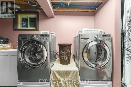20 Dods Drive, Caledon, ON - Indoor Photo Showing Laundry Room