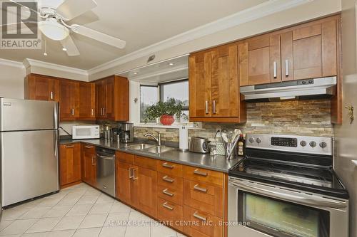 Main - 34 Langwith Court, Brampton, ON - Indoor Photo Showing Kitchen With Double Sink