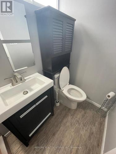 2403 Barclay Road, Burlington, ON - Indoor Photo Showing Bathroom