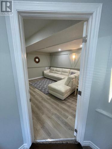 2403 Barclay Road, Burlington, ON - Indoor Photo Showing Bedroom