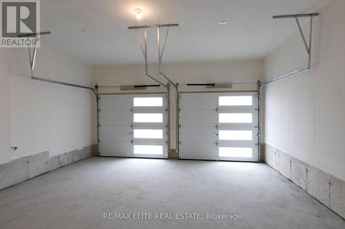 811 Griffin Trail, Peterborough, ON - Indoor Photo Showing Garage