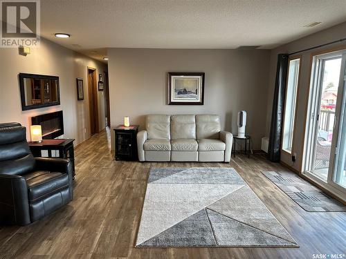 101 453 Walsh Trail, Swift Current, SK - Indoor Photo Showing Living Room