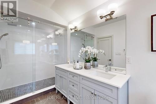 54 Granlea Road, Toronto, ON - Indoor Photo Showing Bathroom