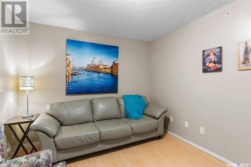 407 303 Lowe Road, Saskatoon, SK - Indoor Photo Showing Living Room