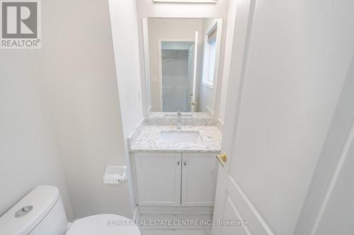 7232 Pallett Court, Mississauga, ON - Indoor Photo Showing Bathroom