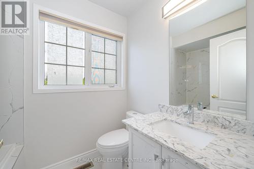 7232 Pallett Court, Mississauga, ON - Indoor Photo Showing Bathroom