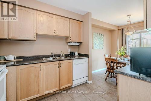 43 - 565 Rymal Road E, Hamilton, ON - Indoor Photo Showing Kitchen With Double Sink