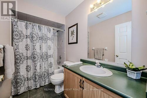 43 - 565 Rymal Road E, Hamilton, ON - Indoor Photo Showing Bathroom