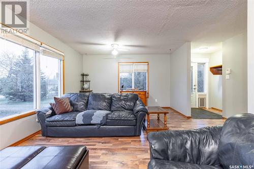 2050 Riverside Drive, Prince Albert, SK - Indoor Photo Showing Living Room