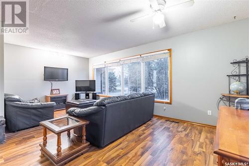 2050 Riverside Drive, Prince Albert, SK - Indoor Photo Showing Living Room