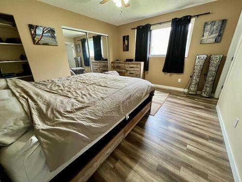 602 Centre Avenue, Castlegar, BC - Indoor Photo Showing Bedroom