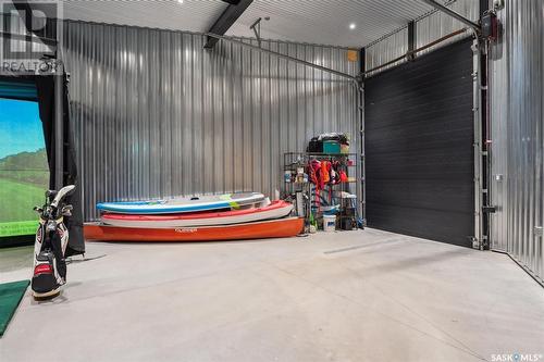 143 Summerfeldt Drive, Blackstrap Thode, SK - Indoor Photo Showing Garage