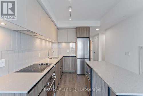 1607 - 7950 Bathurst Street, Vaughan, ON - Indoor Photo Showing Kitchen With Upgraded Kitchen