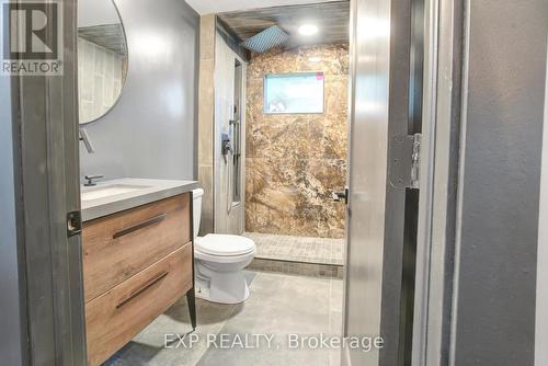 2588 Reeves Road, Tay, ON - Indoor Photo Showing Bathroom