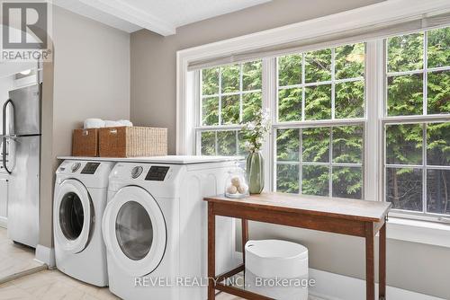 102 Blake Street, Barrie (North Shore), ON - Indoor Photo Showing Laundry Room