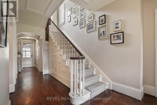 102 Blake Street, Barrie, ON - Indoor Photo Showing Other Room