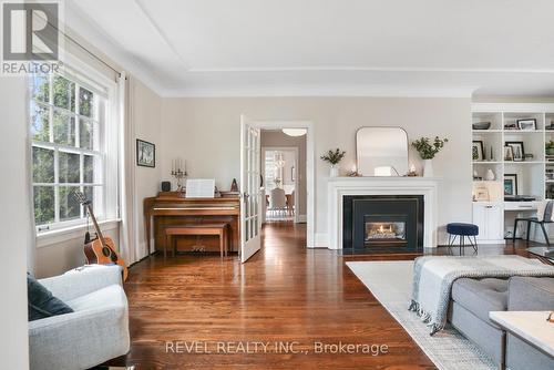 102 Blake Street, Barrie (North Shore), ON - Indoor Photo Showing Living Room With Fireplace