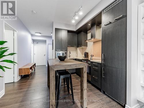 S325 - 455 Front Street E, Toronto, ON - Indoor Photo Showing Kitchen