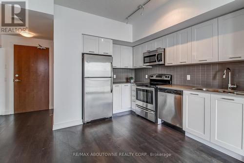 2205 - 2212 Lake Shore Boulevard W, Toronto, ON - Indoor Photo Showing Kitchen With Double Sink