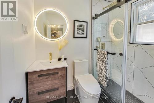 156 Commercial Street, Milton, ON - Indoor Photo Showing Bathroom