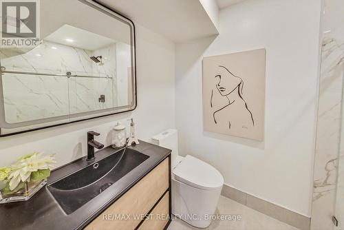 156 Commercial Street, Milton, ON - Indoor Photo Showing Bathroom