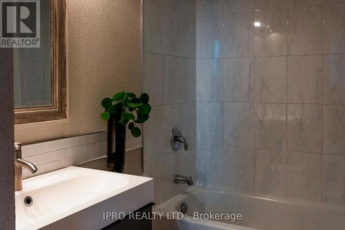 703 - 3065 Queen Frederica Drive, Mississauga, ON - Indoor Photo Showing Bathroom