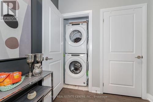 318 - 150 Oak Park Boulevard, Oakville, ON - Indoor Photo Showing Laundry Room
