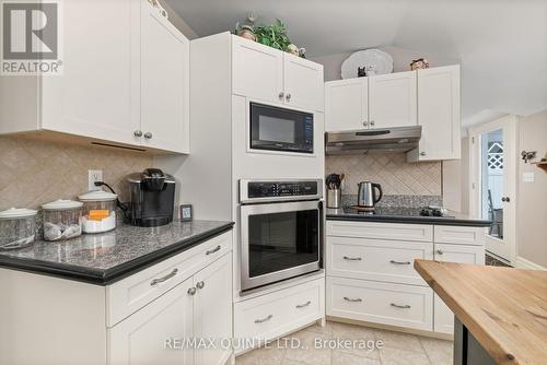 286 Niles Street, Prince Edward County, ON - Indoor Photo Showing Kitchen