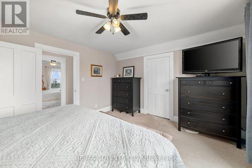 286 Niles Street, Prince Edward County, ON - Indoor Photo Showing Bedroom