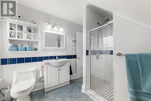 286 Niles Street, Prince Edward County, ON - Indoor Photo Showing Bathroom
