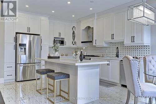 58 Curran Road, Hamilton, ON - Indoor Photo Showing Kitchen With Upgraded Kitchen