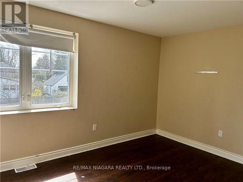 403 Niagara Street, Welland, ON - Indoor Photo Showing Other Room