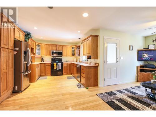23 Bayview Crescent, Osoyoos, BC - Indoor Photo Showing Kitchen
