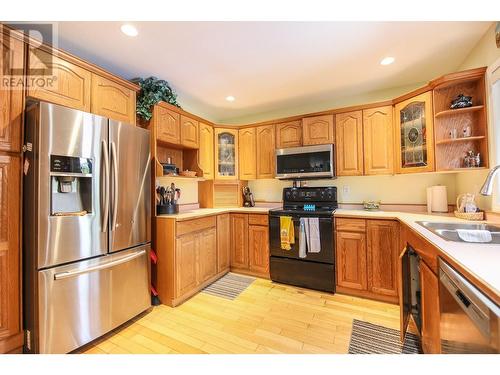 23 Bayview Crescent, Osoyoos, BC - Indoor Photo Showing Kitchen With Double Sink