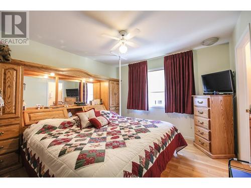 23 Bayview Crescent, Osoyoos, BC - Indoor Photo Showing Bedroom
