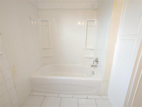 Bath - 334 Upper Ottawa Street|Unit #Apt. 1, Hamilton, ON - Indoor Photo Showing Bathroom