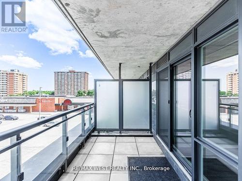 305 - 3237 Bayview Avenue, Toronto, ON - Outdoor With Exterior