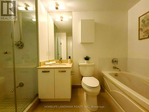 3105 - 832 Bay Street, Toronto, ON - Indoor Photo Showing Bathroom
