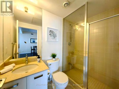 3105 - 832 Bay Street, Toronto, ON - Indoor Photo Showing Bathroom