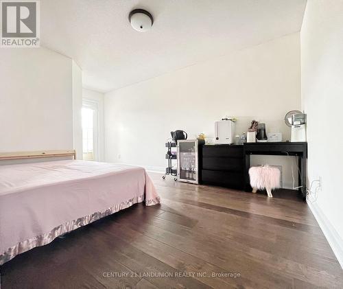 64 Nantucket Drive, Richmond Hill, ON - Indoor Photo Showing Bedroom