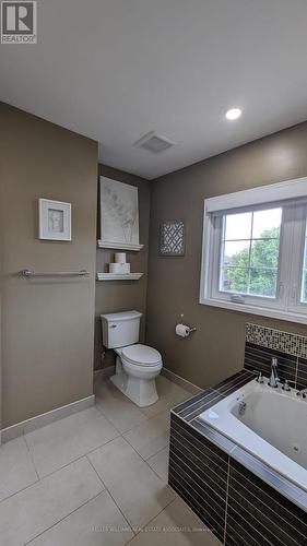 Main - 6275 Maple Gate Circle, Mississauga, ON - Indoor Photo Showing Bathroom
