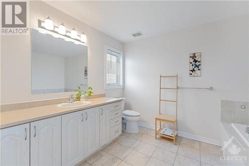 418 Fairlakes Way, Ottawa, ON - Indoor Photo Showing Bathroom