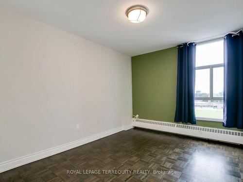 602-44 Longbourne Dr, Toronto, ON - Indoor Photo Showing Other Room