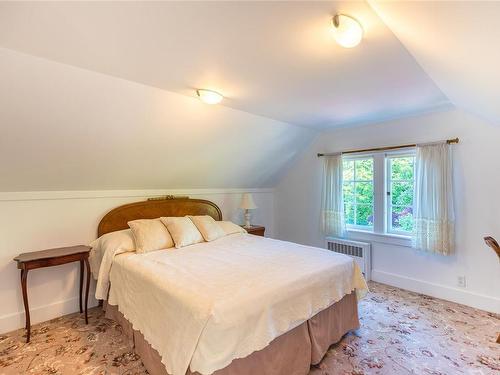 North Saanich, BC - Indoor Photo Showing Bedroom