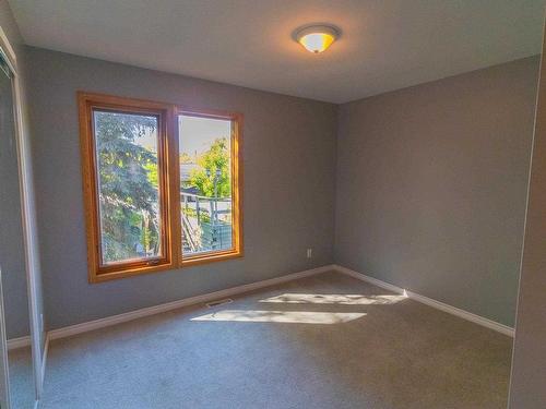 1319 Beach Road, Kenora, ON - Indoor Photo Showing Other Room